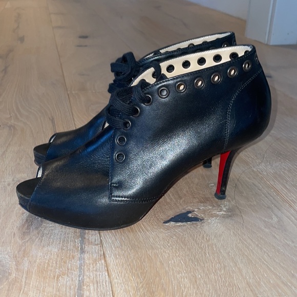 AUTHENTIC CHRISTIAN LOUBOUTIN BOOTIES - Picture 2 of 16